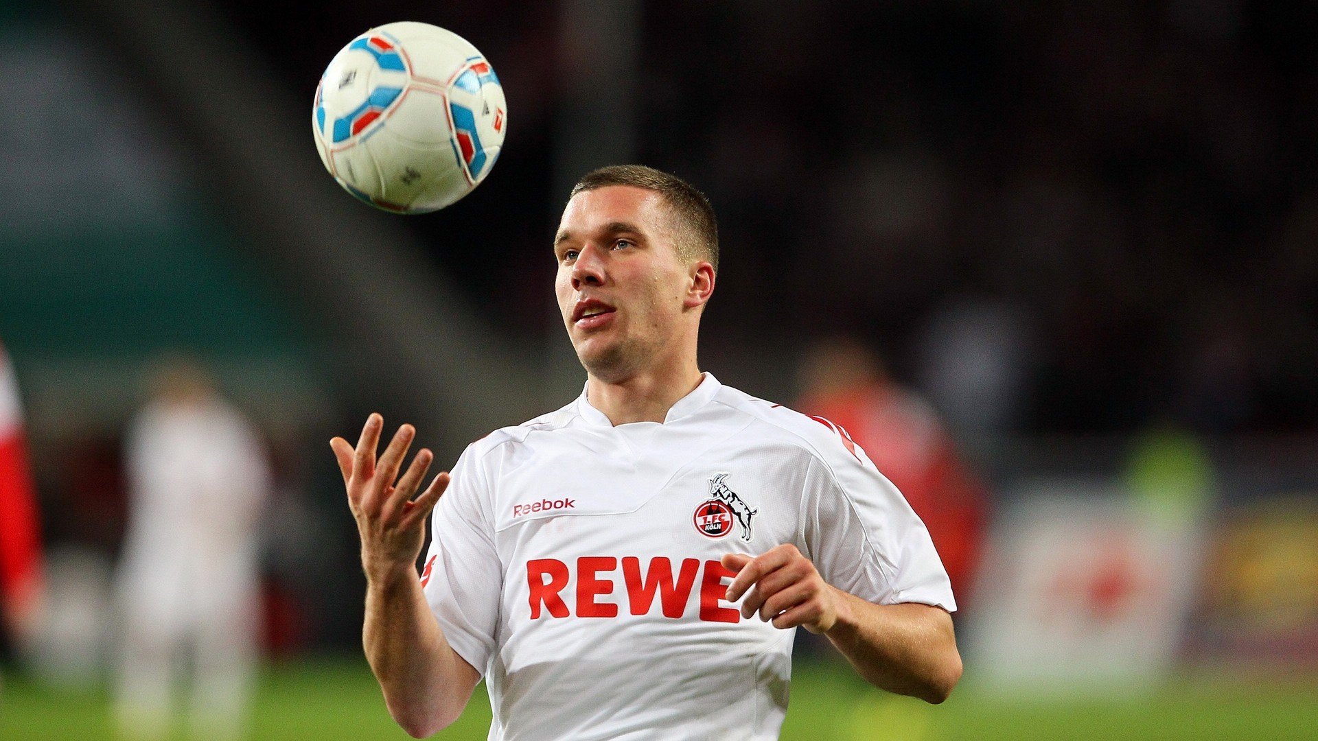 世界杯十六强：法国2比0战胜墨西哥 姆巴佩反击速度让人窒息